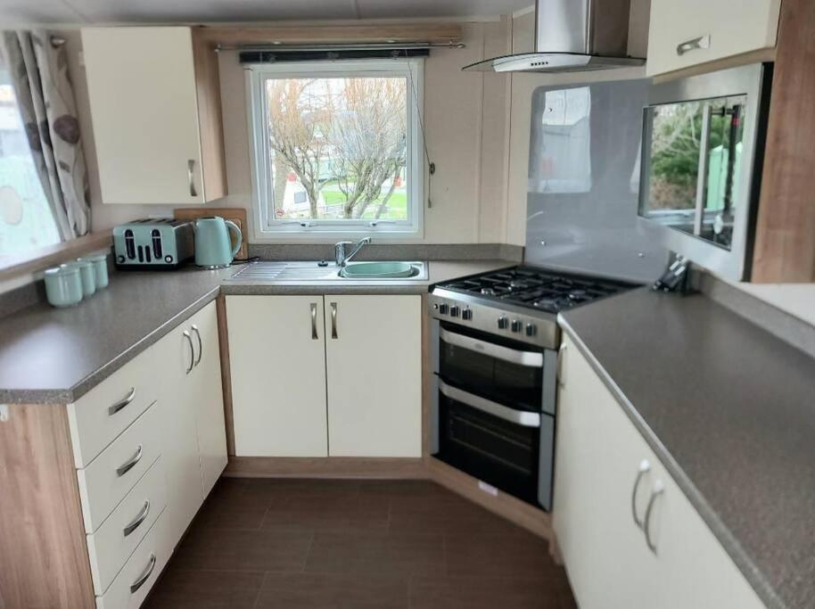 Lagooncombe Modern And Cosy Holiday Home Haverigg Exterior photo